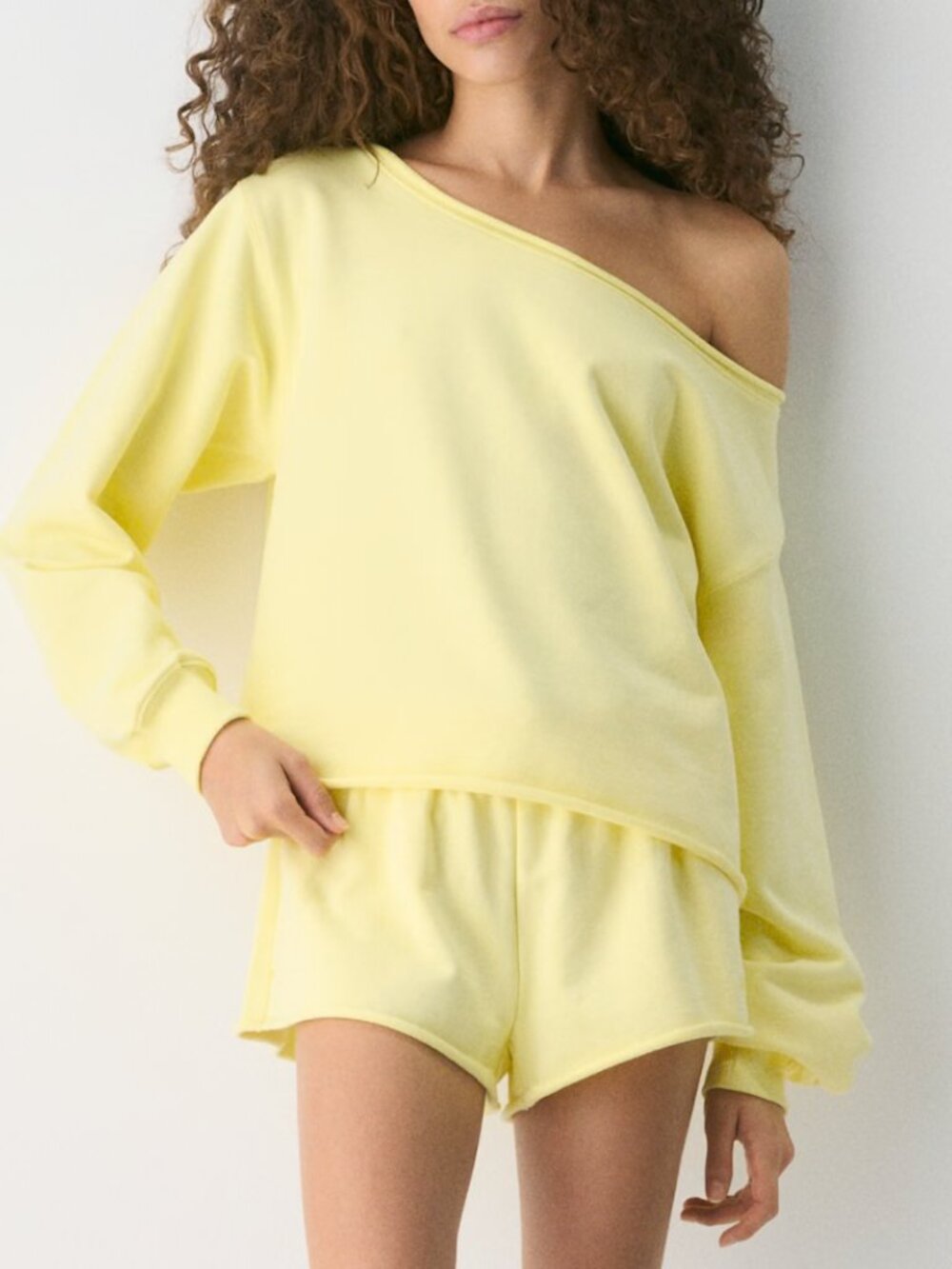ARITZIA Terry Sweatfleece Perfect Off-Shoulder Top In Lemonade Size 2XS
